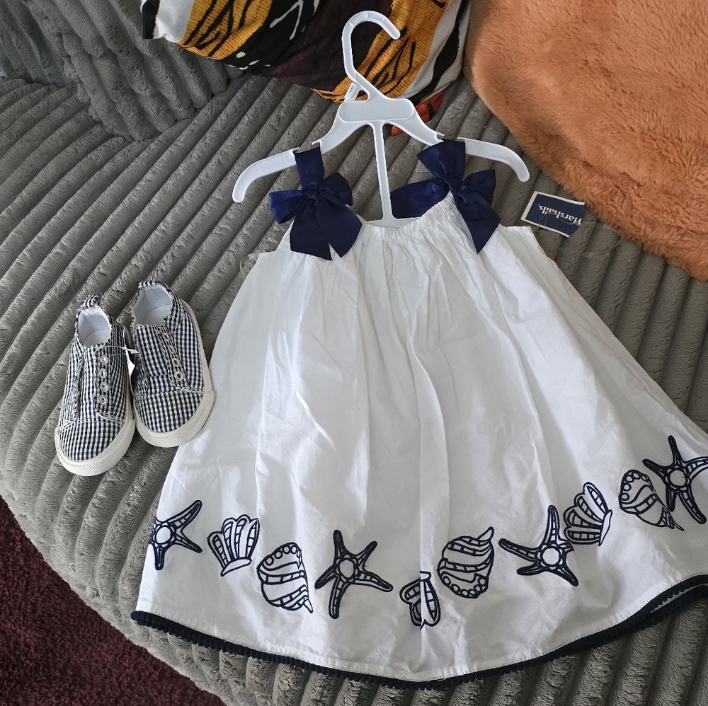 Rachel Zoe White Dress with Dark Blue Accent Seashells....shoes included Size 9